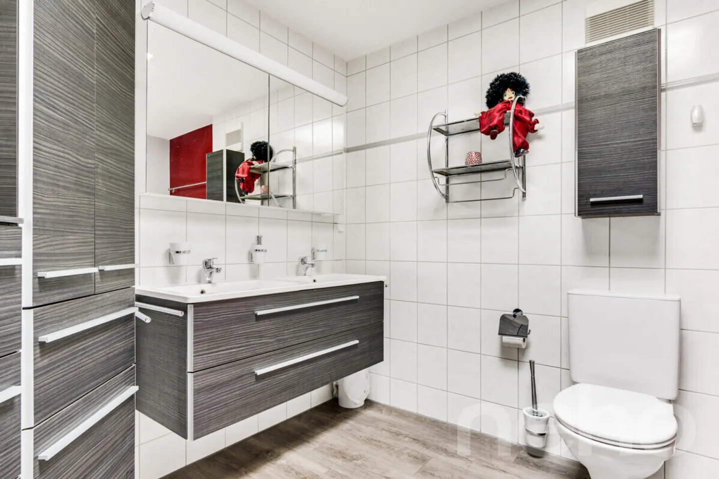 Maison de ville de 4,5 pièces avec terrasse spacieuse à Wollerau - Photo 11 sur 13