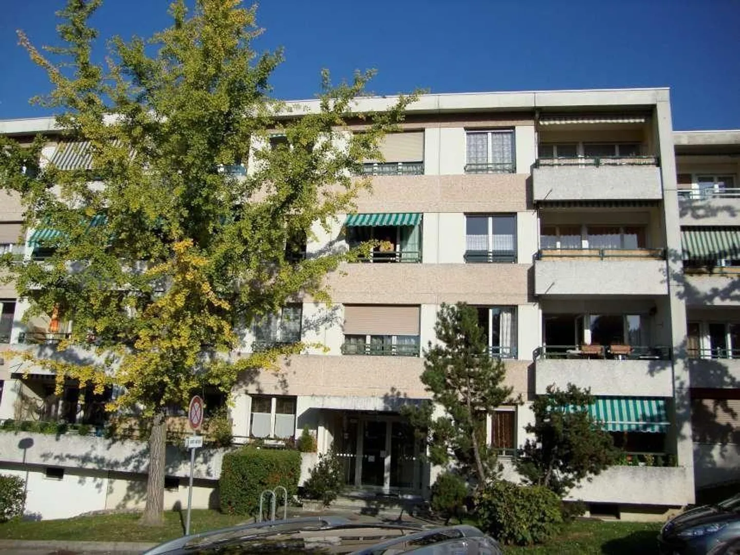 Beautiful family apartment with 5 rooms on the 1st floor of approximately 95m2 - Photo 1 of 8