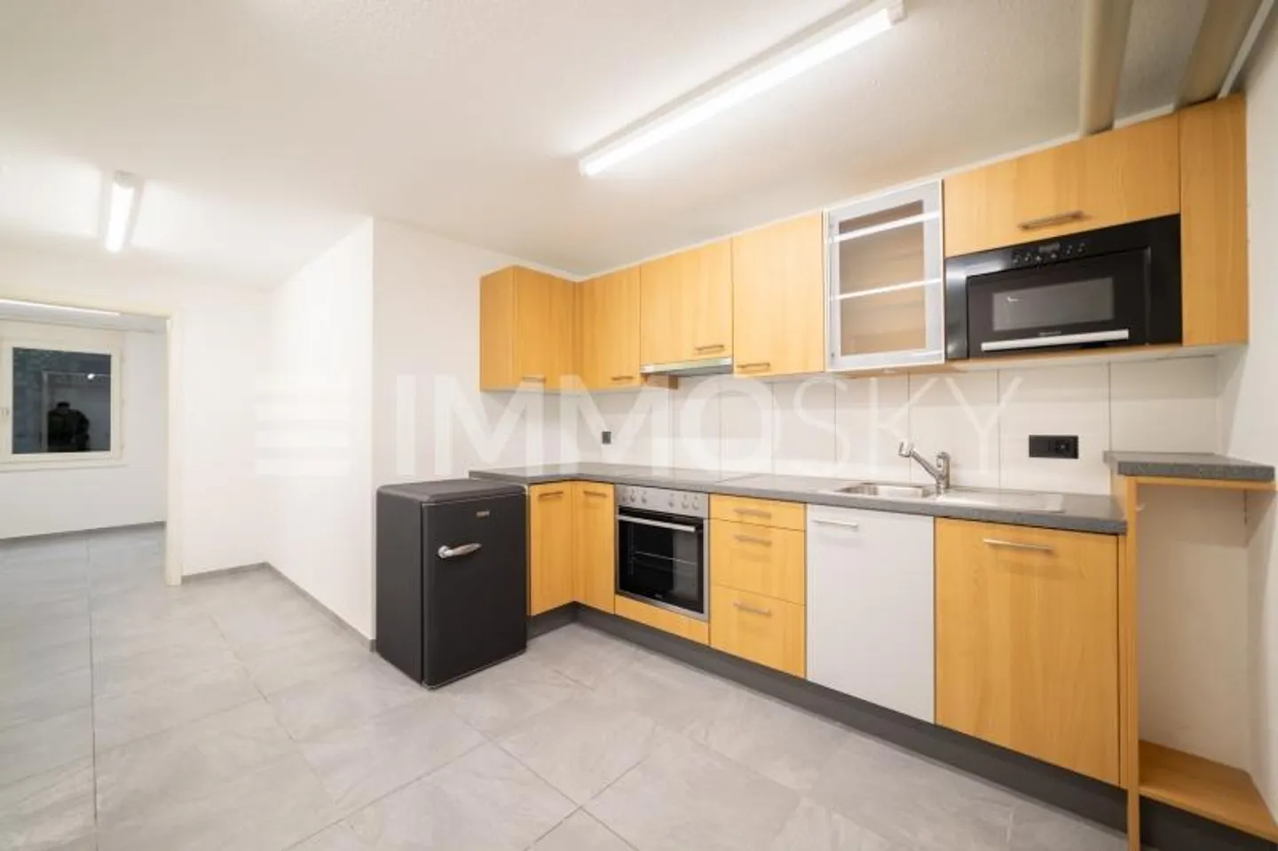 Freshly renovated, fully rented - Photo 4 of 5