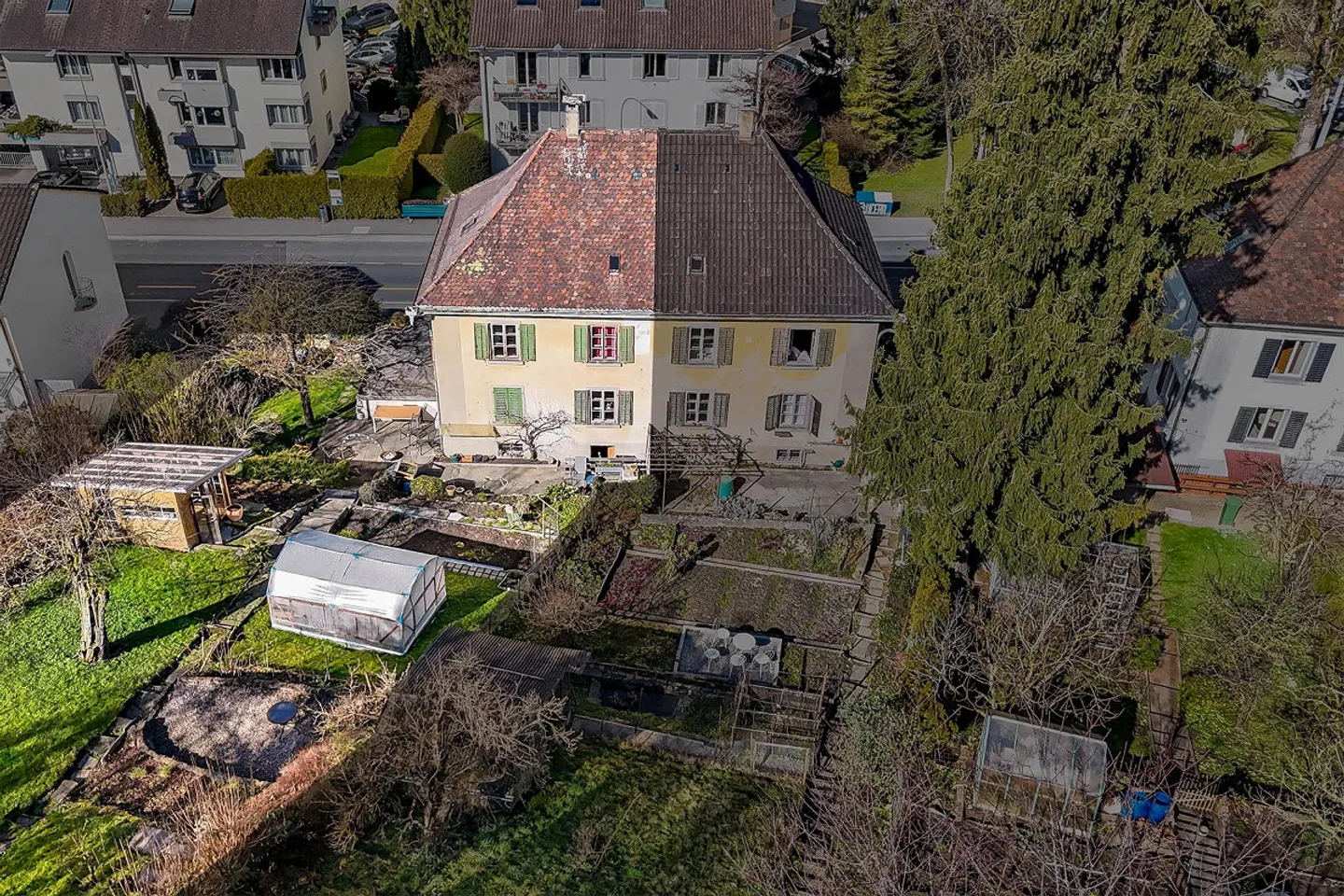 Altbau mit Charme und viel Umschwung - Photo 2 sur 10