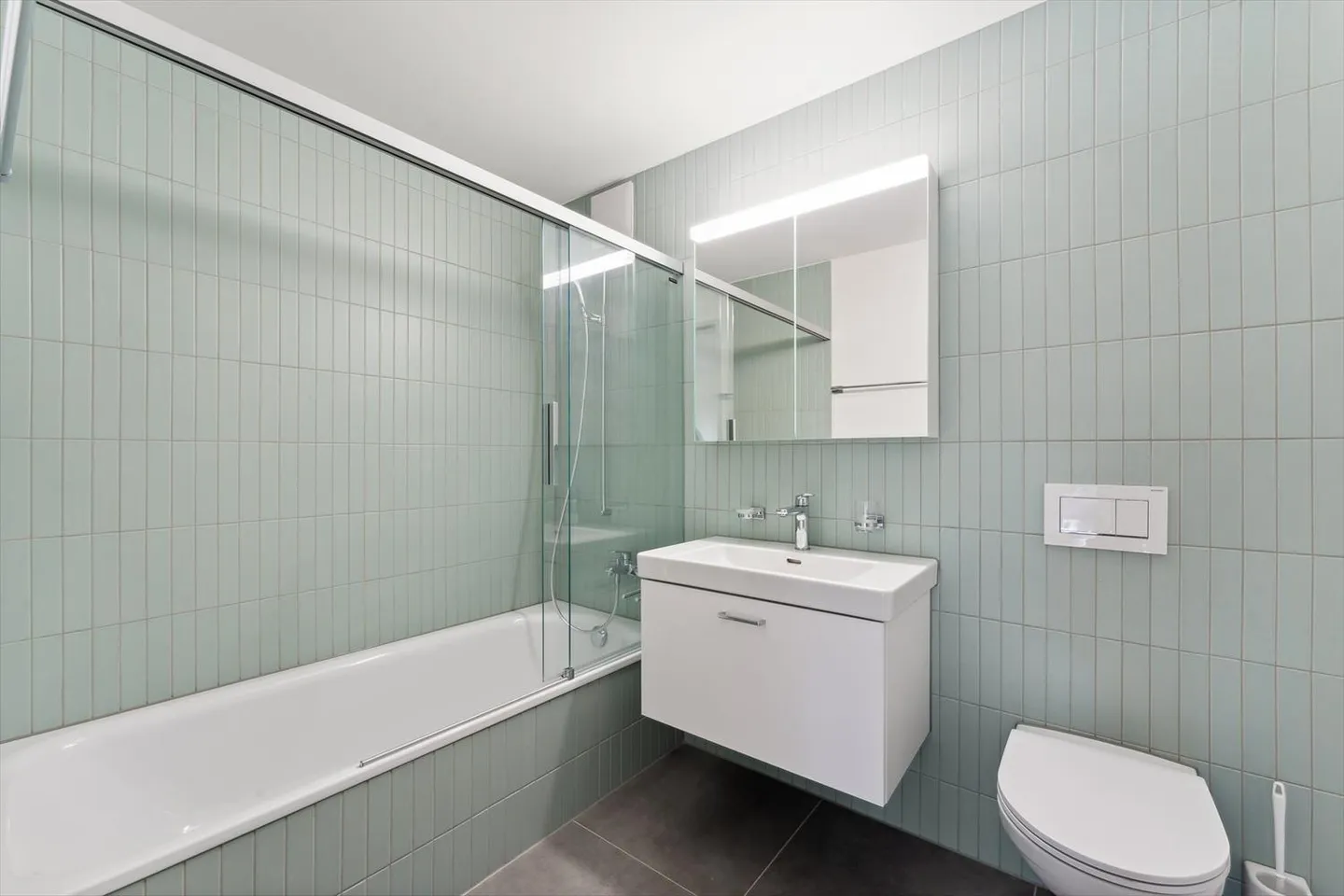 1st month rent free - Modern living, loggia and seating area - Photo 4 of 8