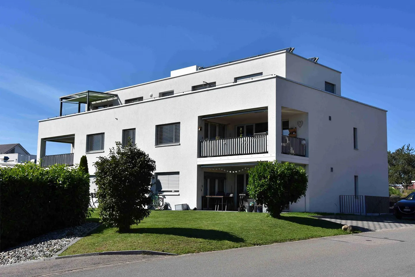 Appartamento soleggiato di 3,5 stanze con patio - Foto 1 di 7