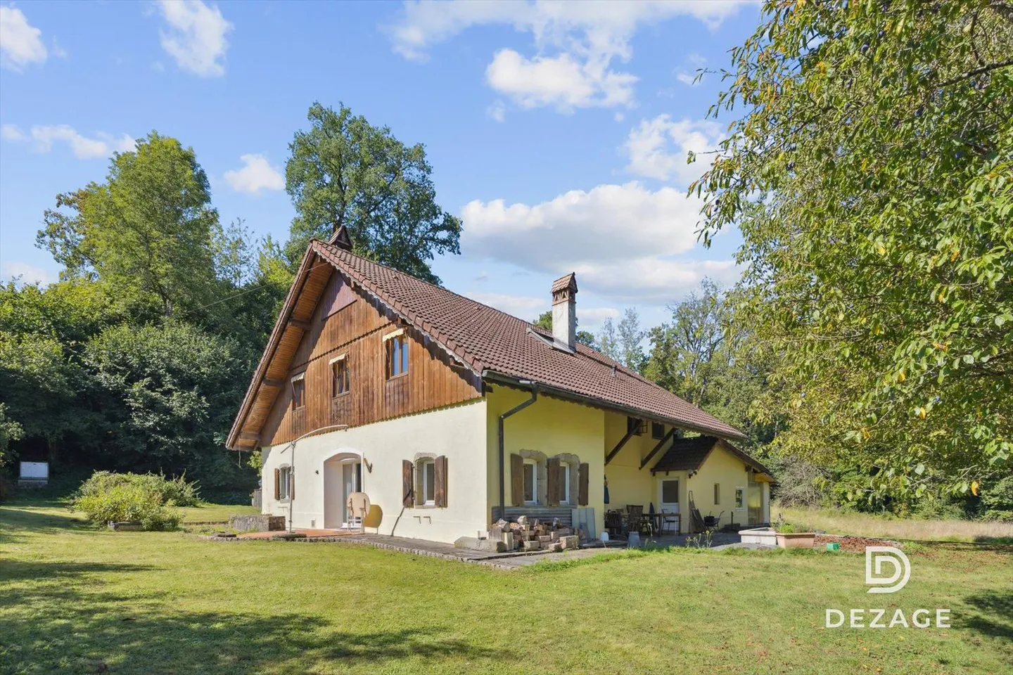 Casa con bei volumi, comfort e spazio indipendente possibile nel cuore di un c - Foto 2 di 13
