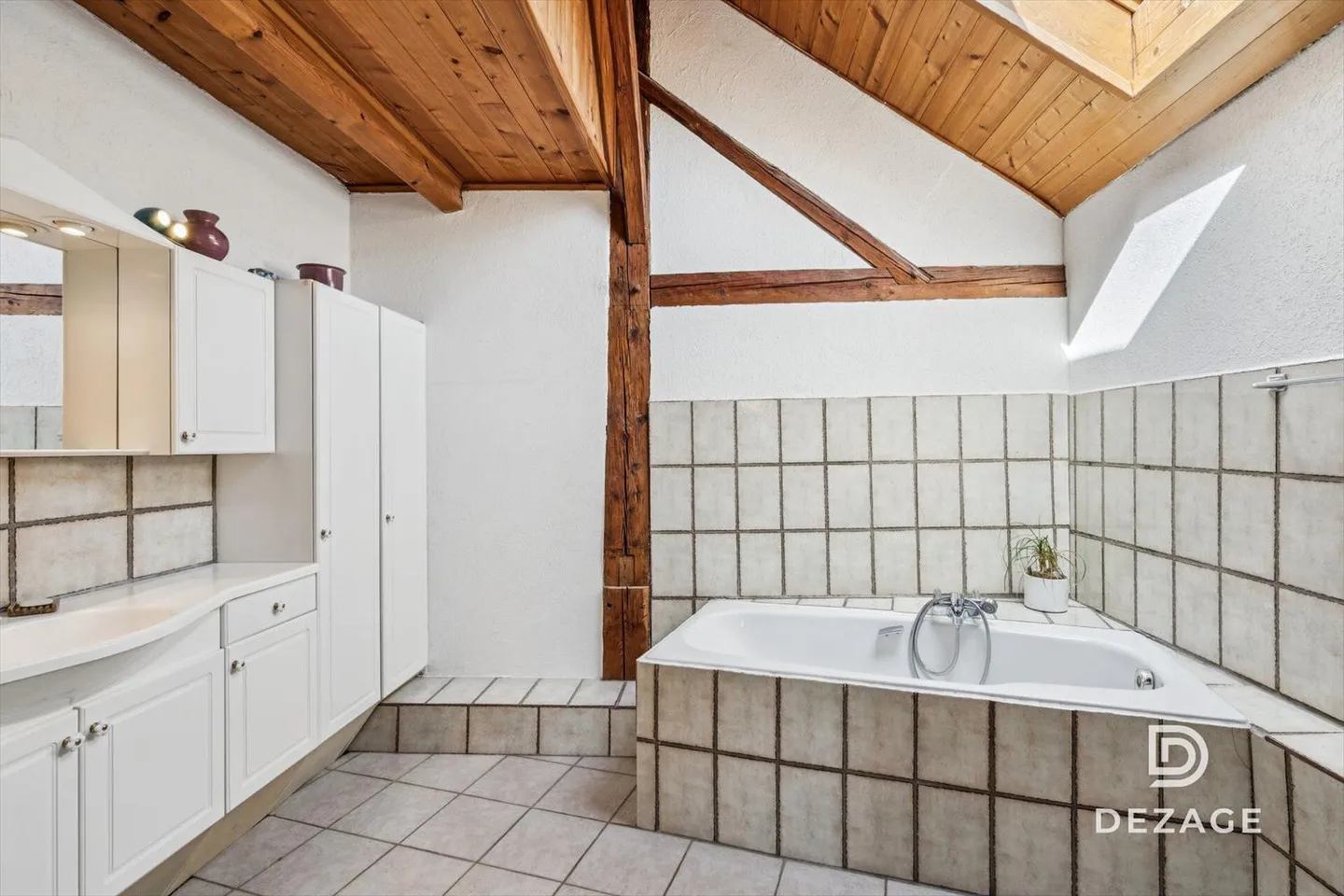 Casa con bei volumi, comfort e spazio indipendente possibile nel cuore di un c - Foto 10 di 13