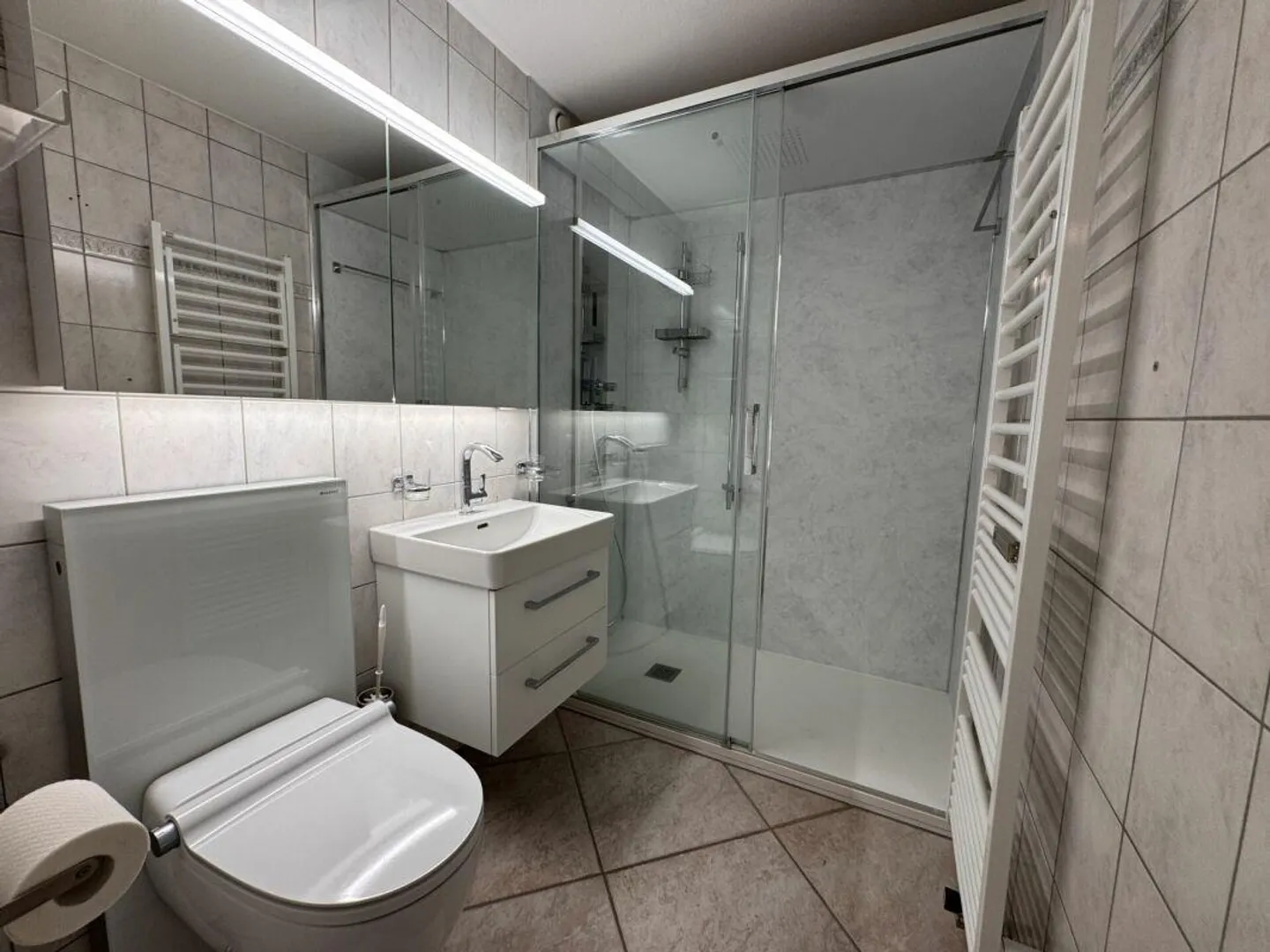 Moderne Wohnung mit Parkblick - Foto 4 von 11