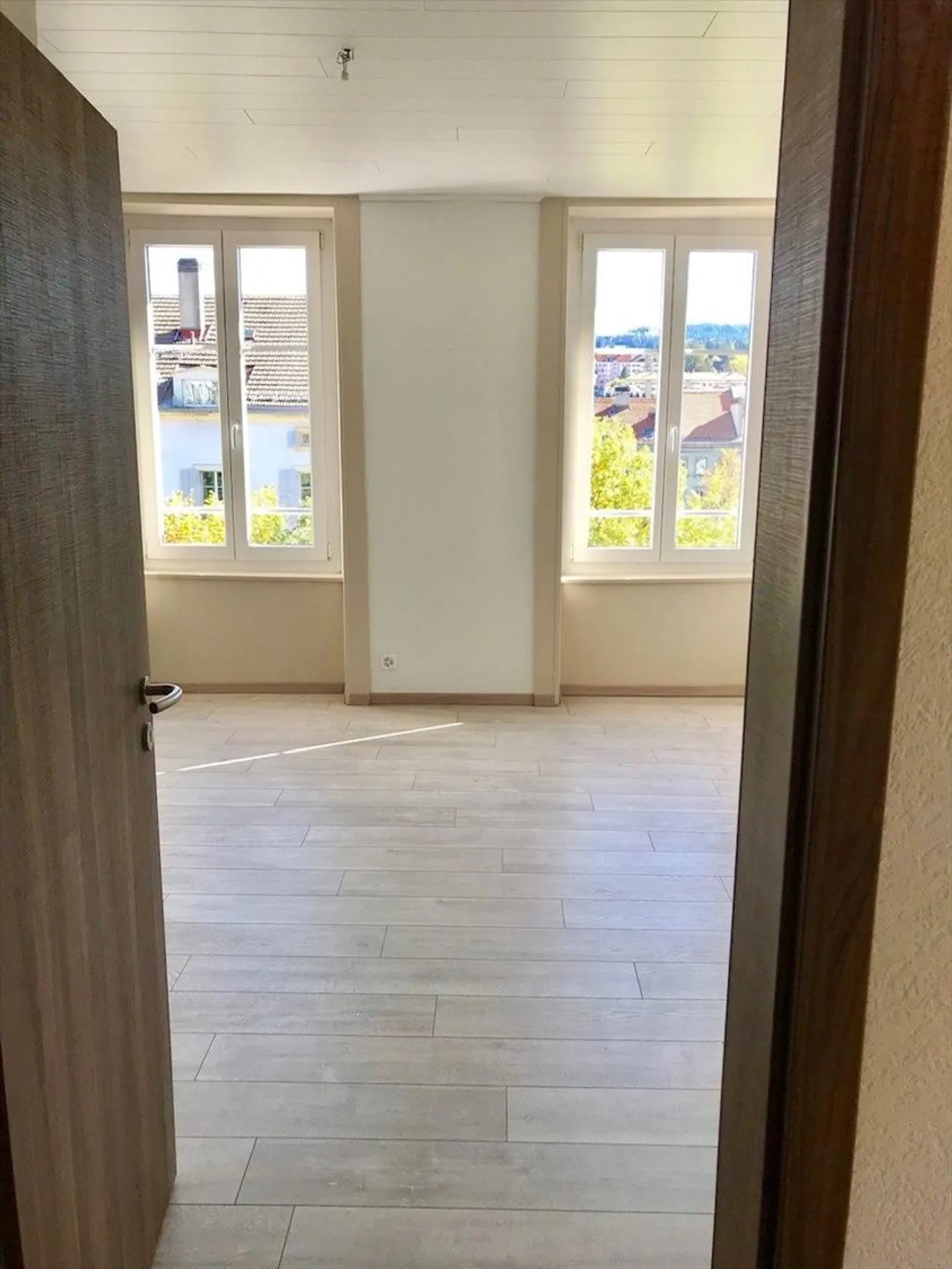 MAGNIFICENT APARTMENT WITH BALCONY - Photo 3 of 9