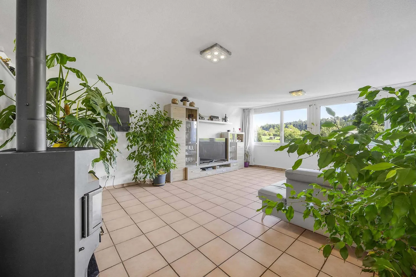 CASA A SCHIERA ELEGANTE - FINALMENTE ACCESSIBILE - Foto 2 di 5
