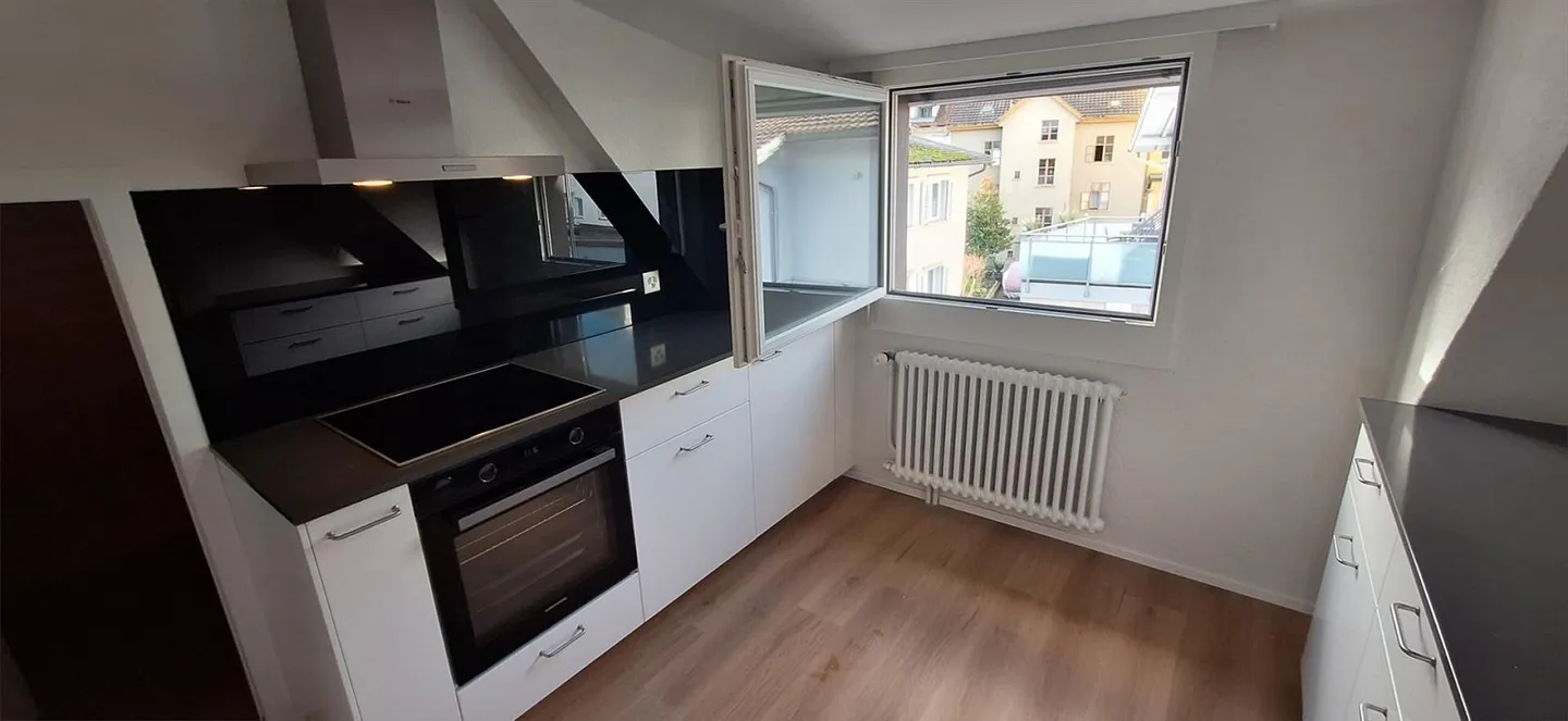 Helle Wohnung mit gutem Verkehrsanschluss - Foto 3 von 14