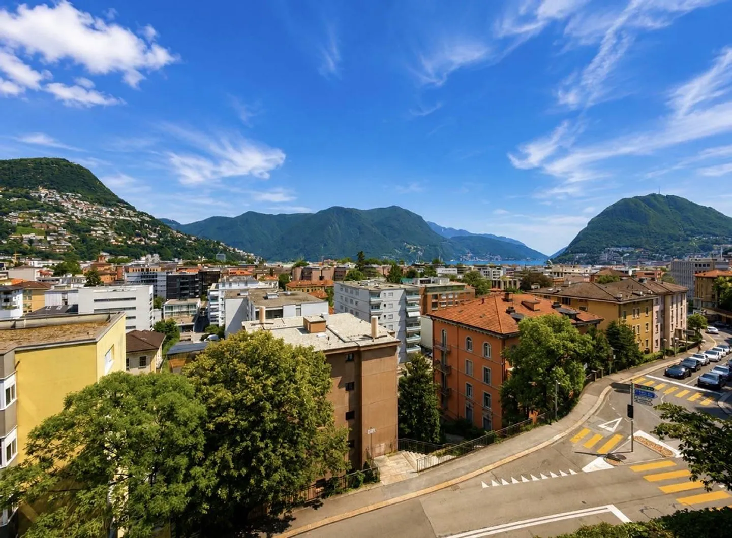 Helles 4,5-Zimmer-Apartment mit Panoramablick in Lugano - Foto 2 von 6