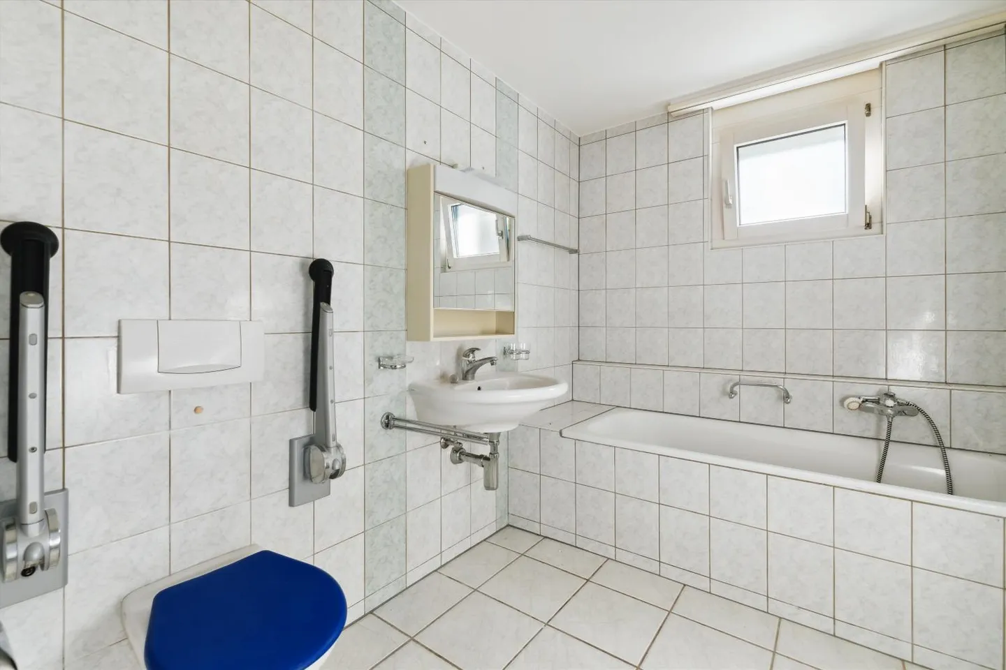Geräumige Wohnung mit Balkon - Foto 6 von 8