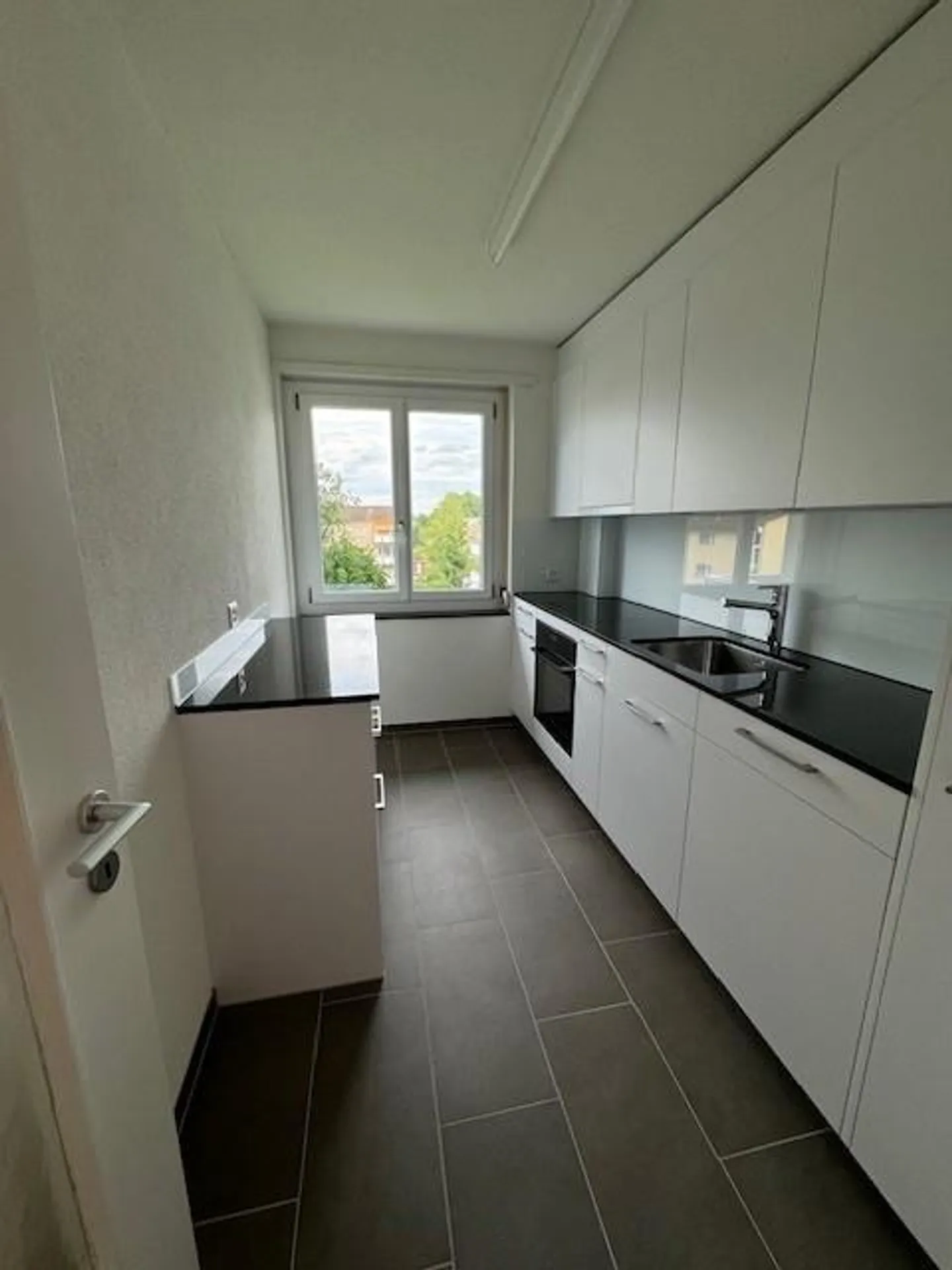 Appartamento spazioso con 3 camere - Foto 4 di 7