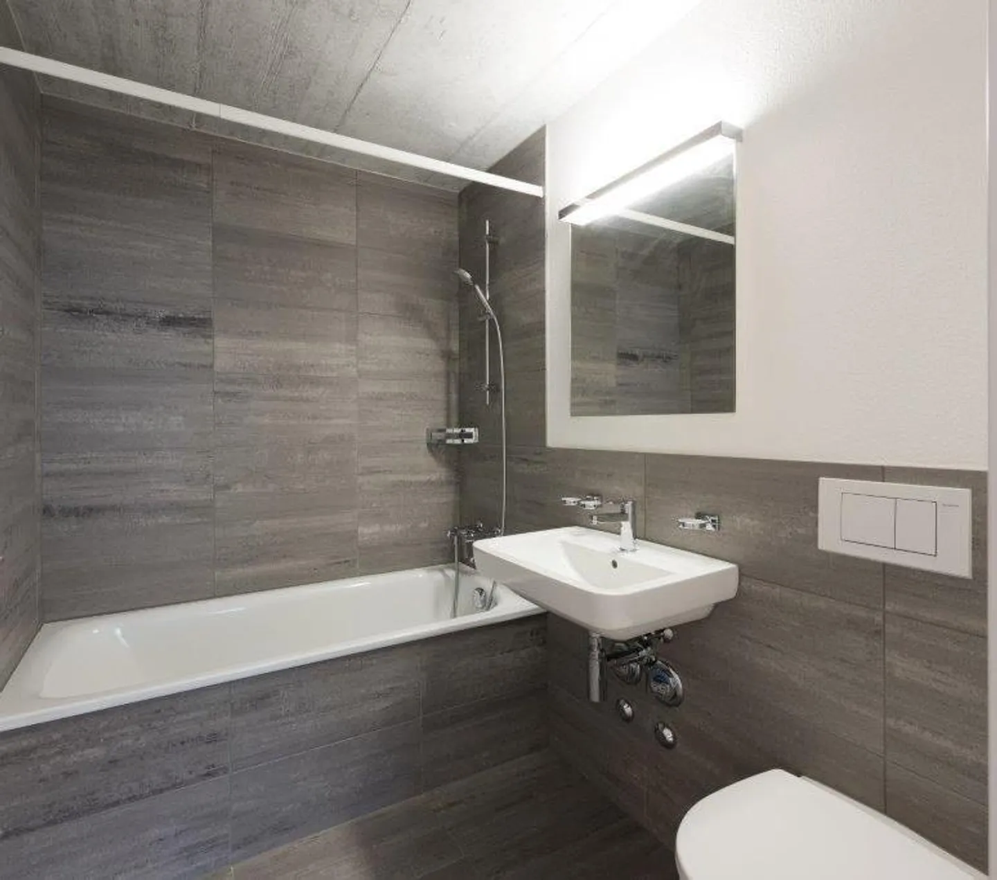 Family-friendly new apartment in a central location - Photo 2 of 4