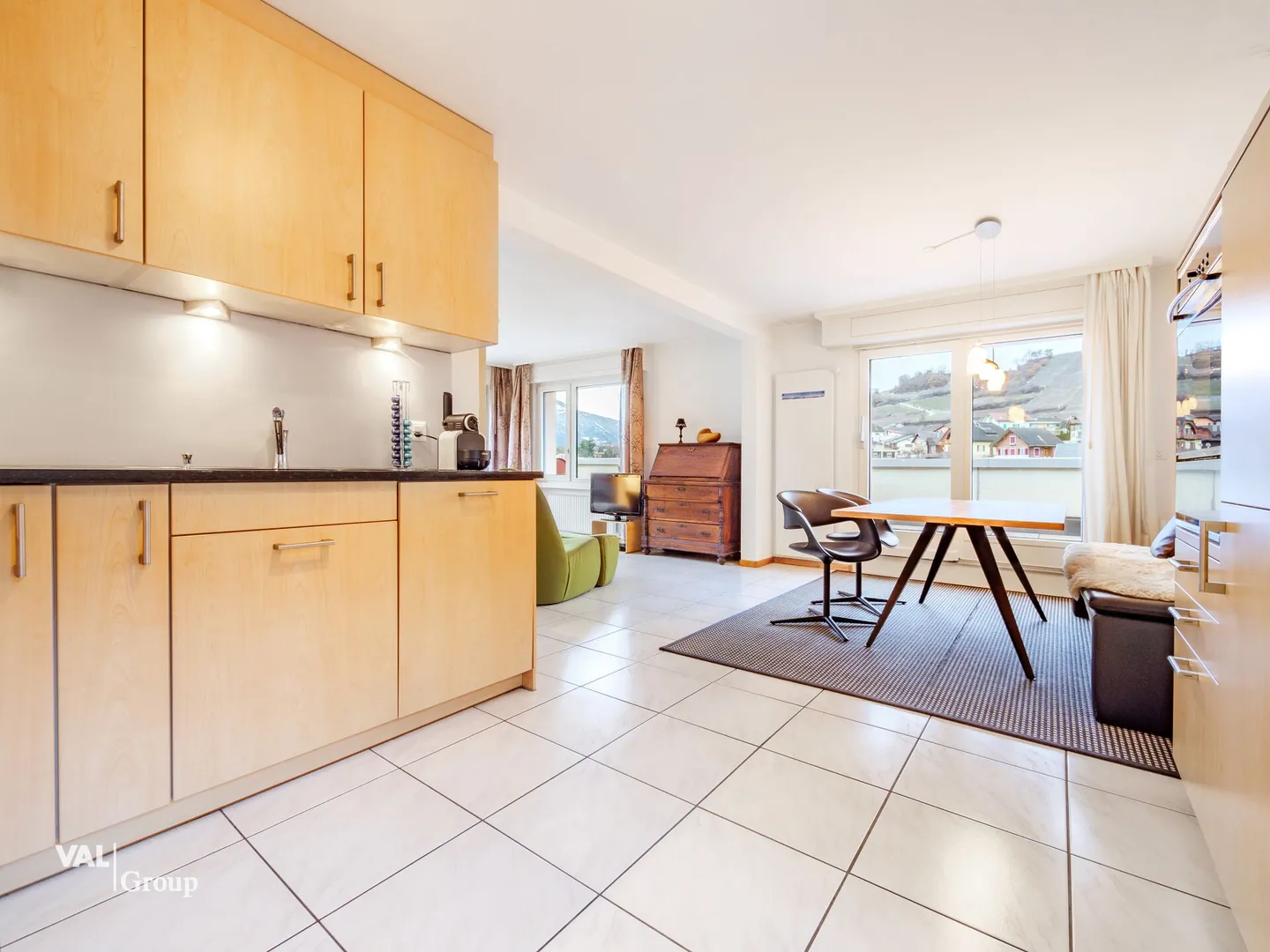 Charmante Attikawohnung im Herzen des Dorfes (inkl. Mobiliar) - Foto 4 von 15