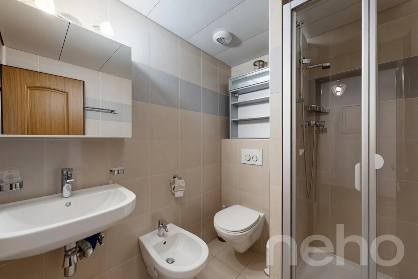 3-Bedroom Apartment with Panoramic Views - Photo 9 of 10