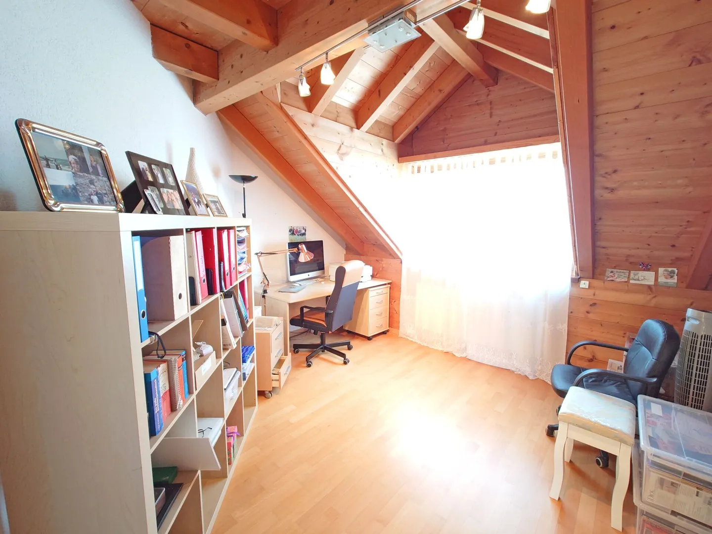 Appartamento duplex luminoso con vista a pochi minuti dal centro di Aarau - Foto 11 di 15