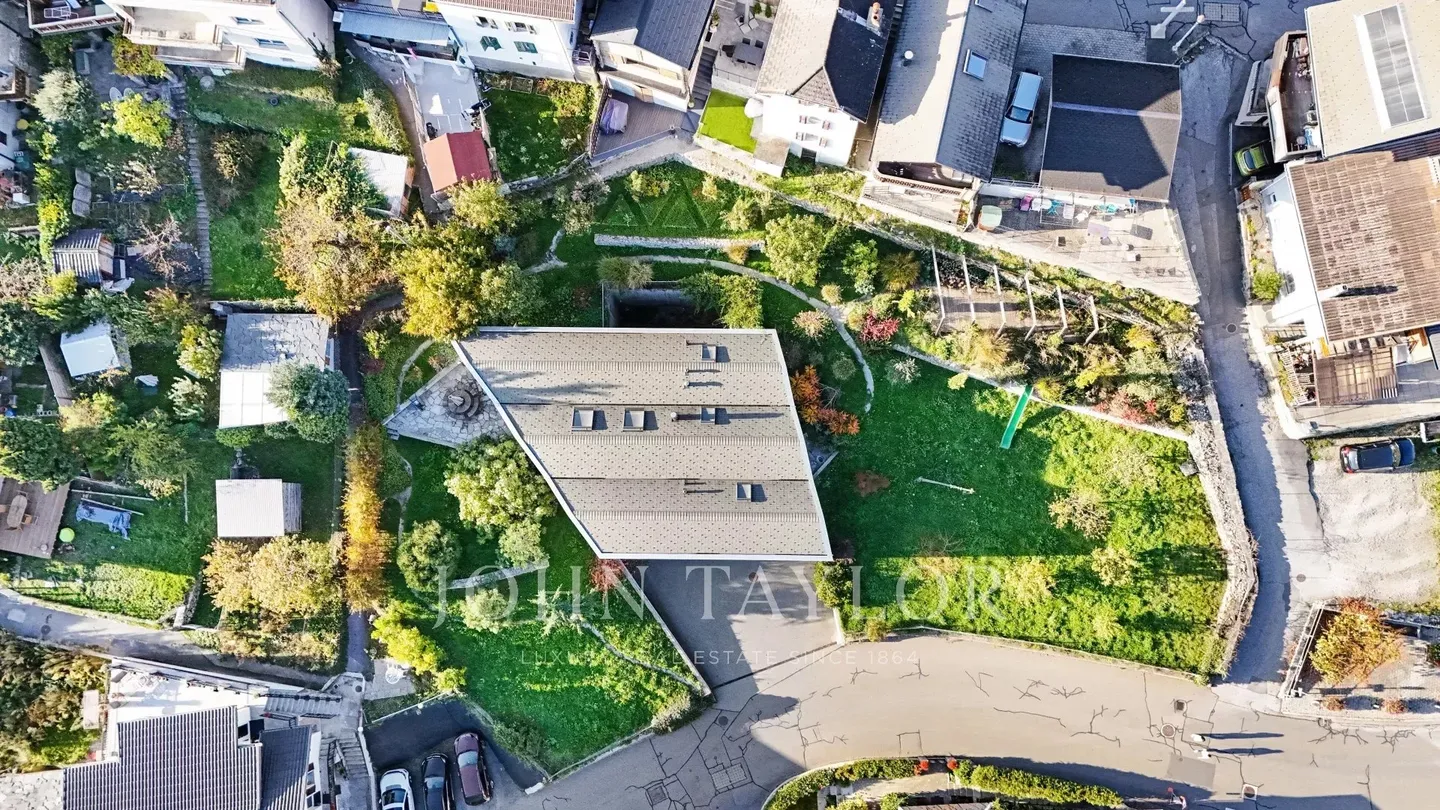 Extraordinary Architect Villa in Fully - Photo 17 of 17