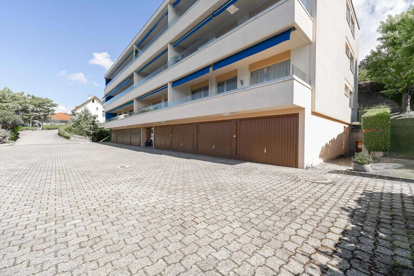 Appartamento spazioso con vista lago - Foto 4 di 12