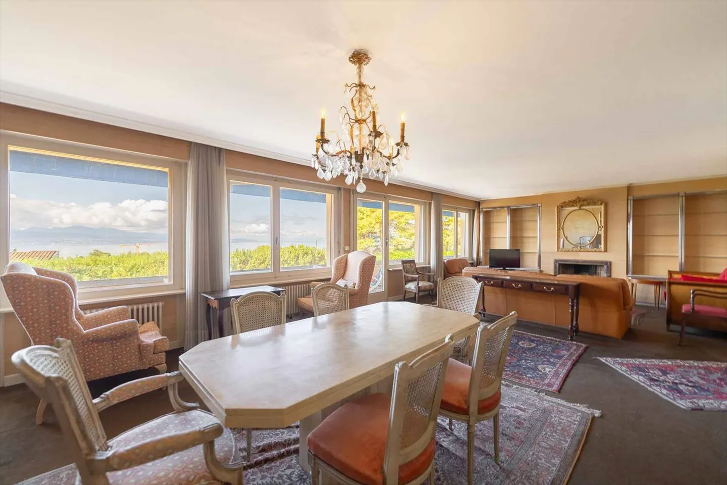 Appartamento spazioso con vista lago - Foto 6 di 12