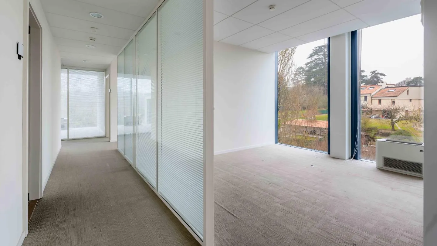 Espace de Bureau Contemporain à Versoix - Photo 7 sur 13