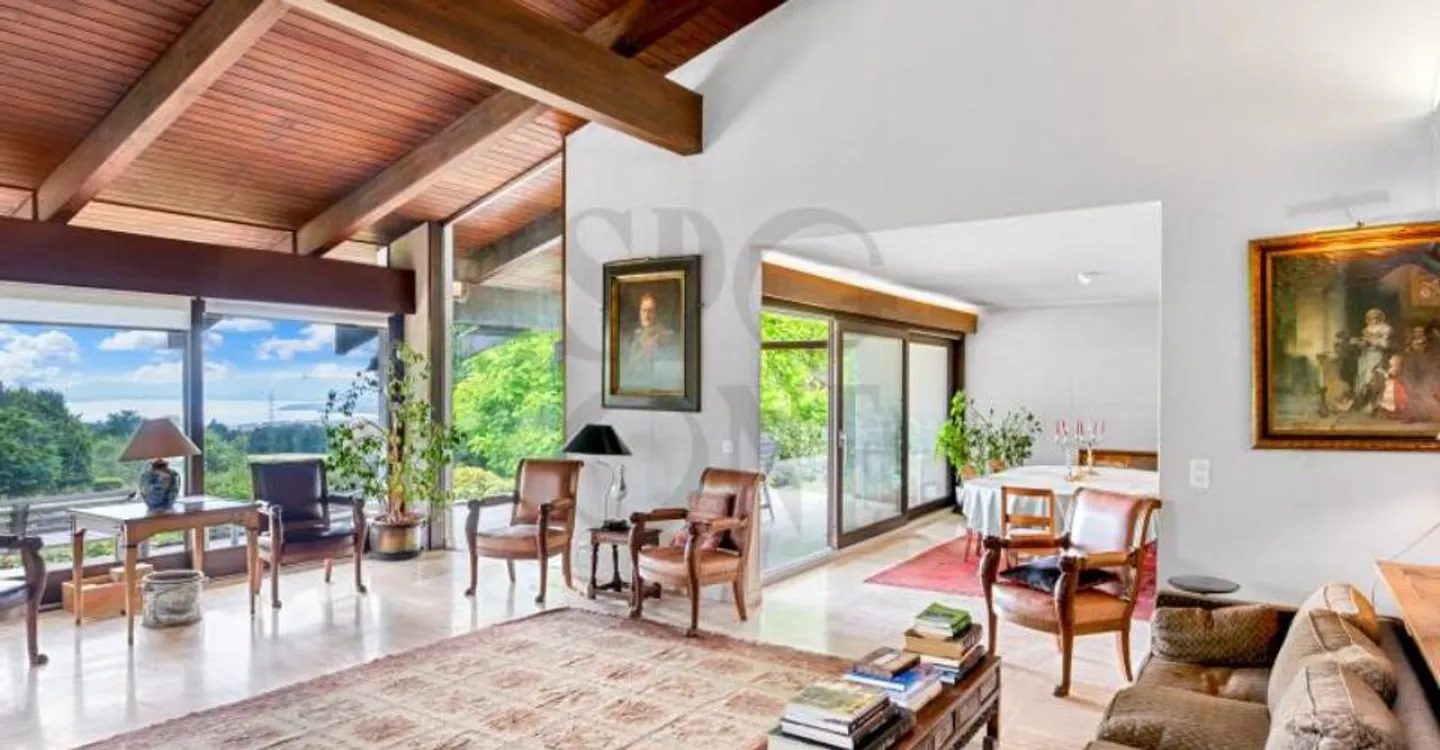 A signature villa with lake view - Photo 3 of 11