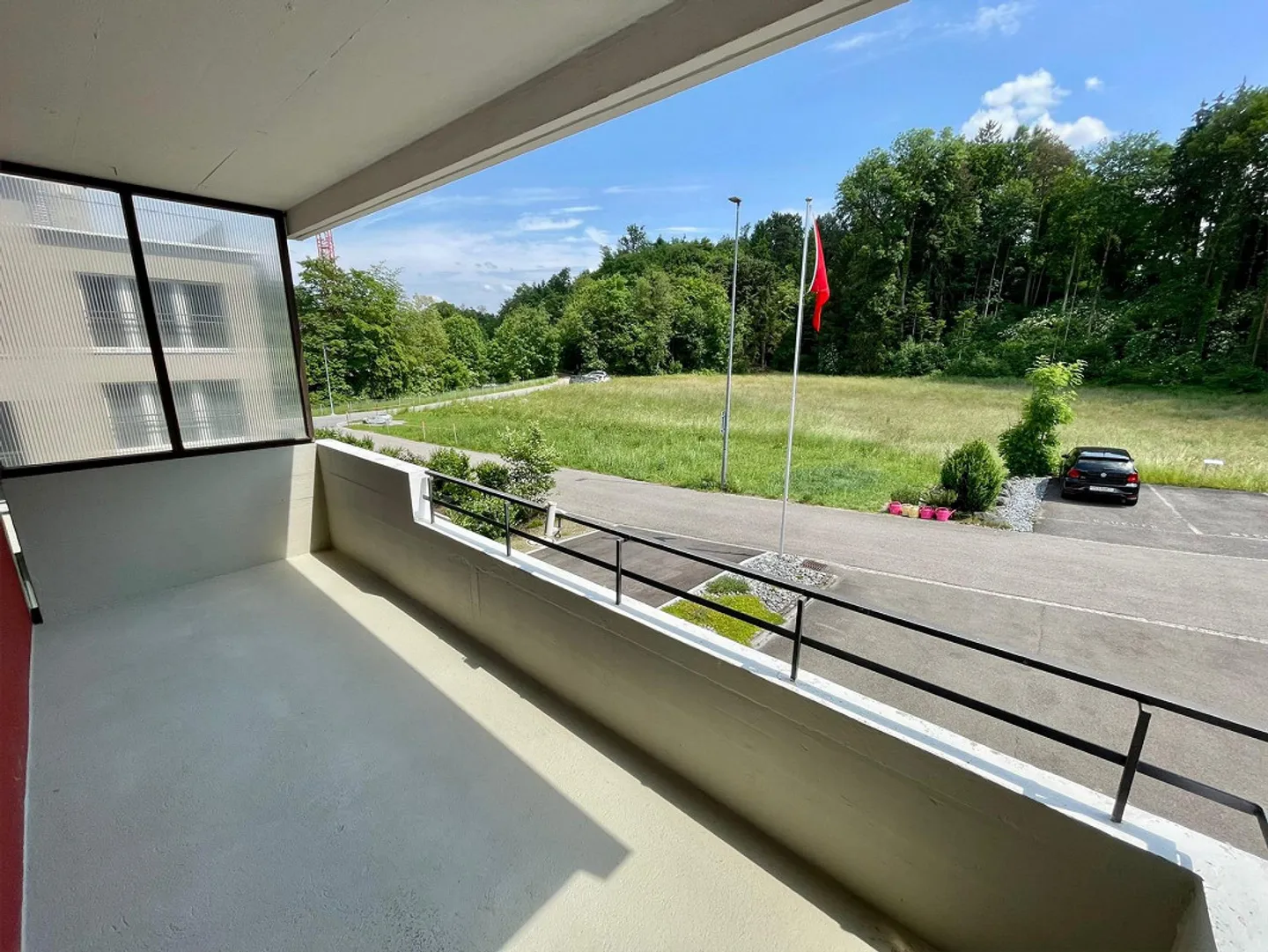 Appartamento affascinante 4.5 stanze nel verde con balcone e posto auto a Wängi - Foto 7 di 9
