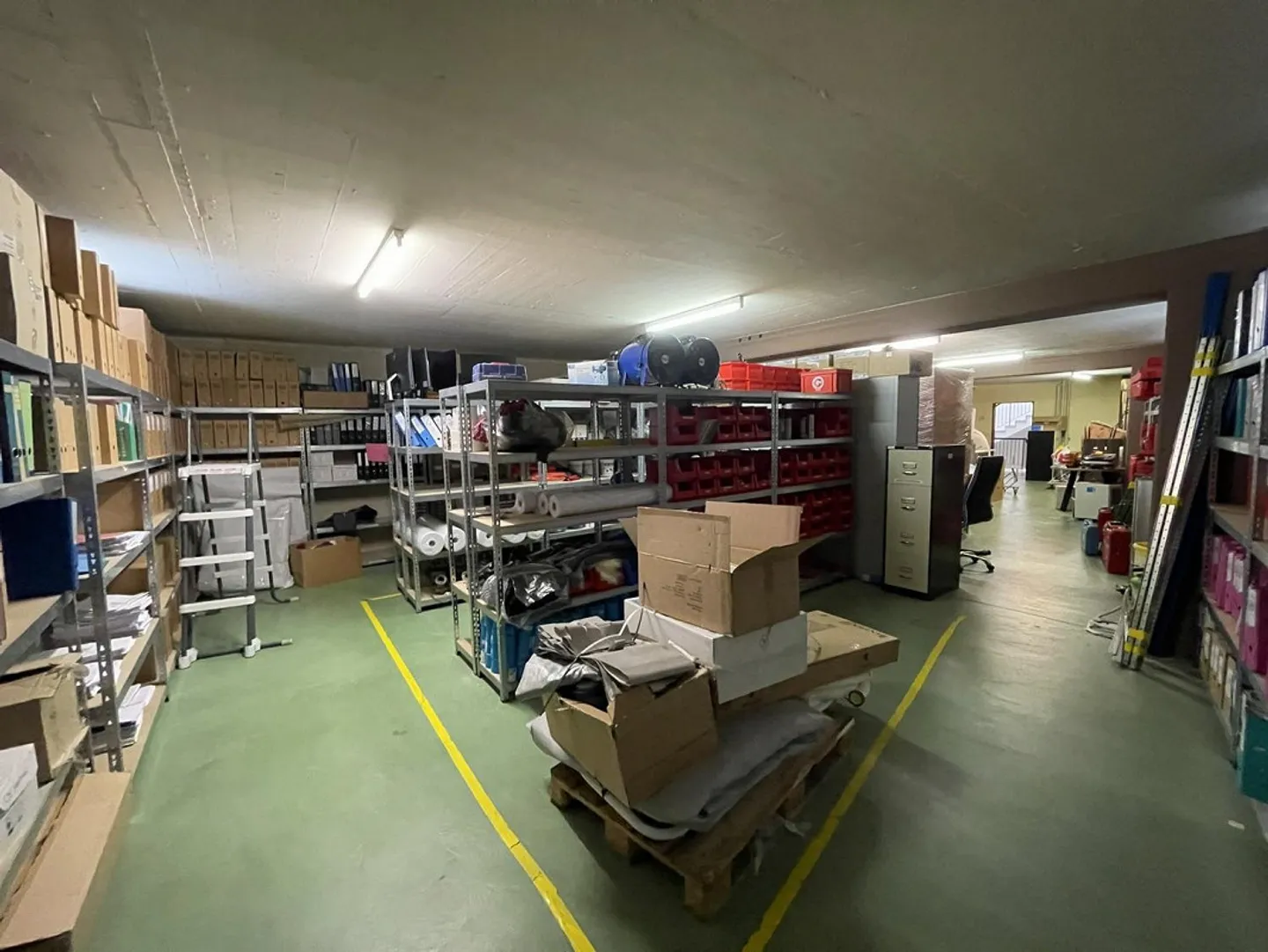 Spazio commerciale/magazzino attraente in affitto - Foto 3 di 3