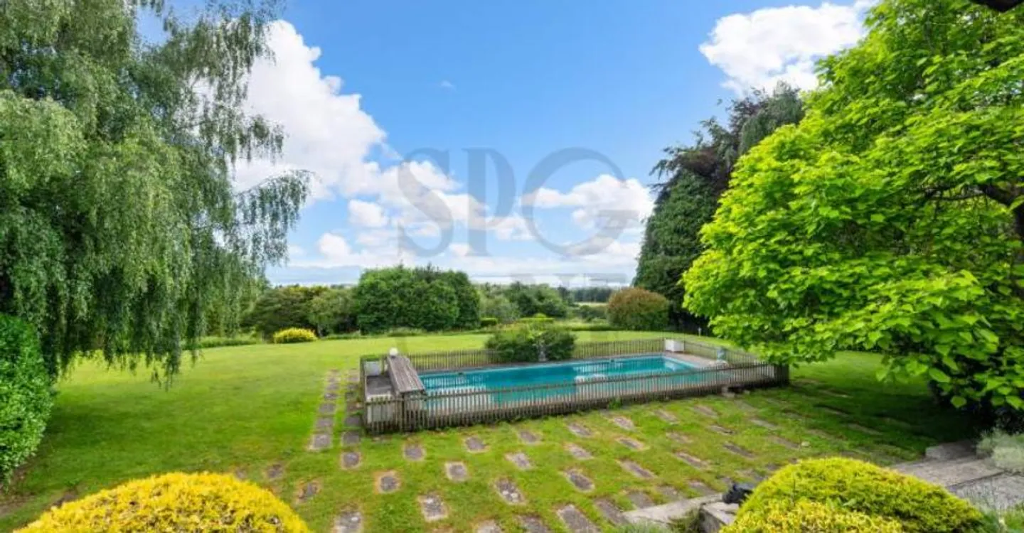 A signature villa with lake view - Photo 9 of 11