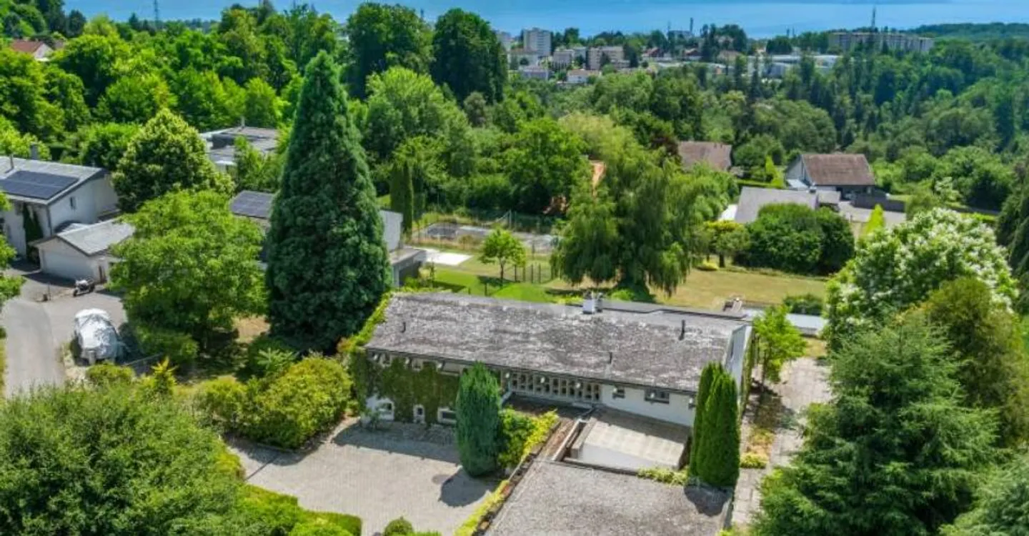 A signature villa with lake view - Photo 11 of 11