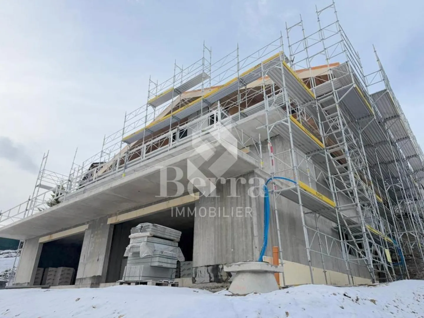 1st floor with unobstructed view - main residence - Photo 3 of 9