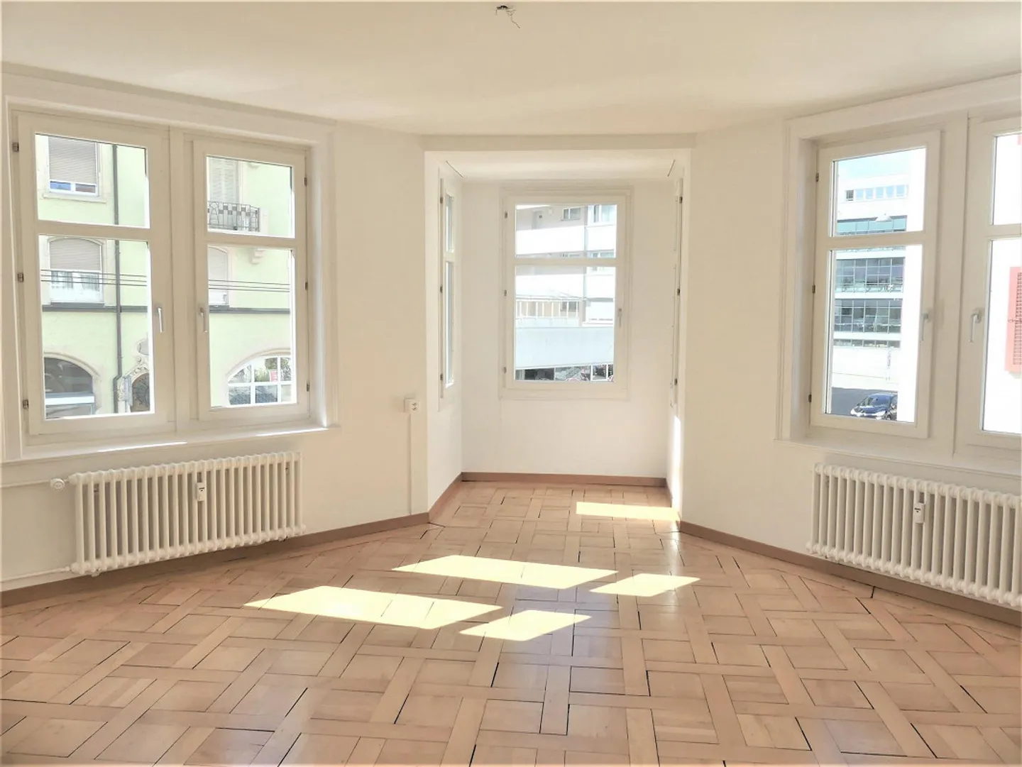 Belle appartement de 4 pièces dans le quartier de Lachen - Photo 4 sur 8