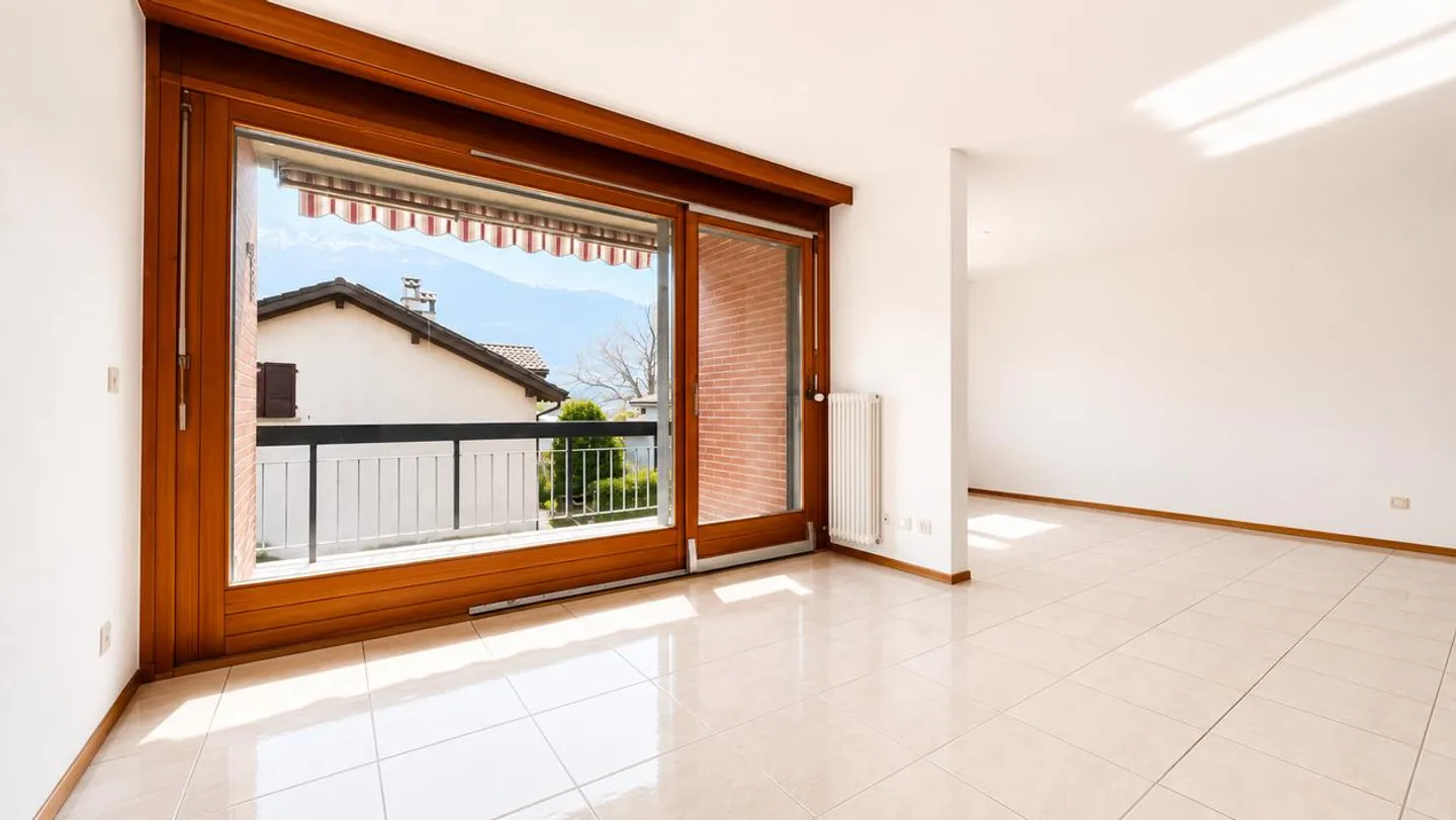 SEMENTINA - FOR SALE SPACIOUS 4.5 ROOMS IN A PRIVILEGED POSITION - Photo 3 of 13