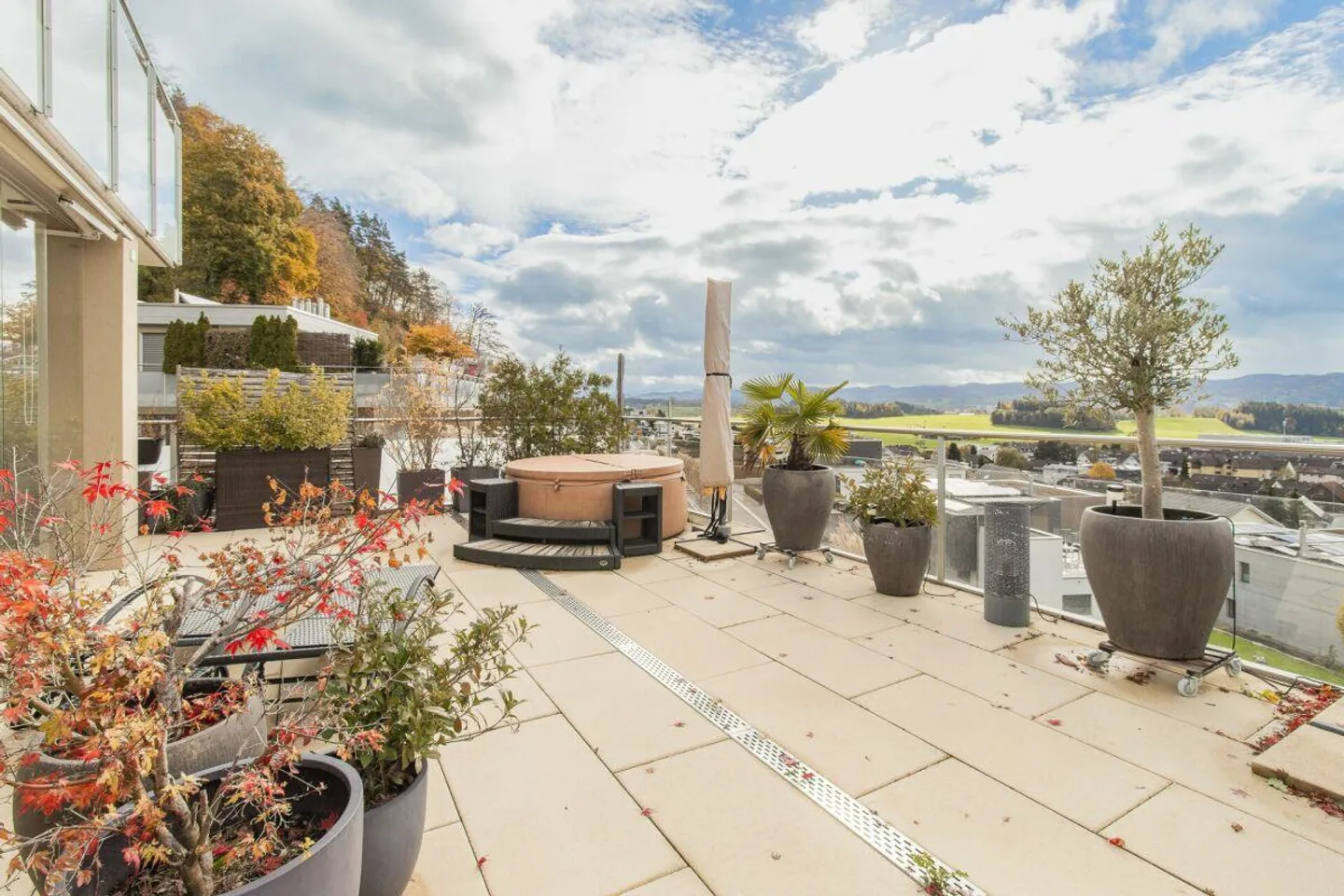 Exclusive Terrace Apartment with Views - Photo 5 of 14