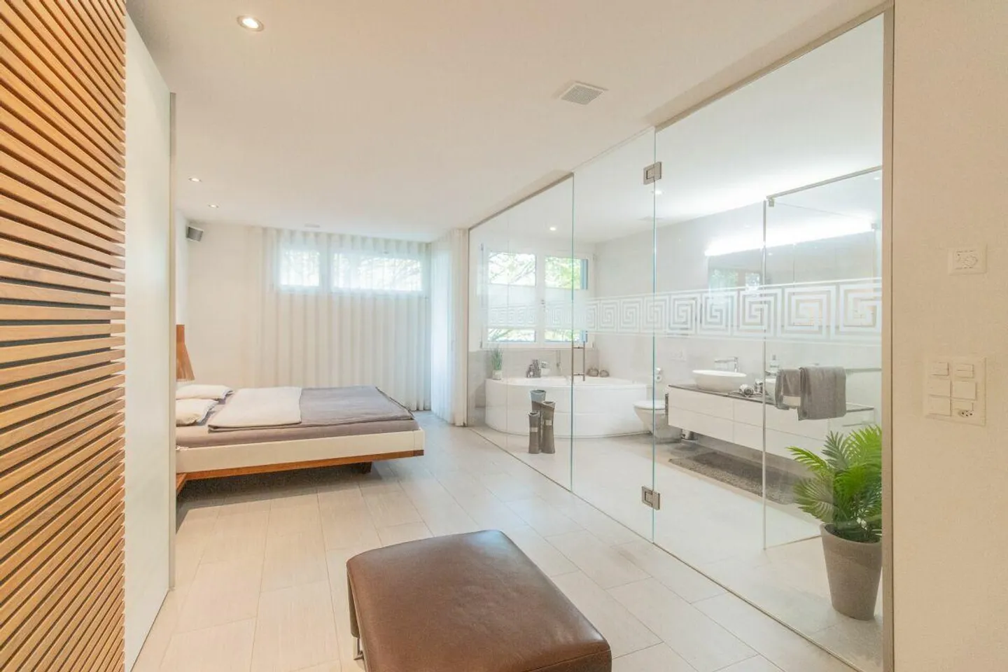 Exclusive Terrace Apartment with Views - Photo 11 of 14