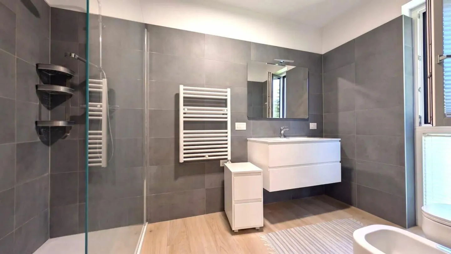Appartement lumineux avec jardin et grande terrasse - Photo 11 sur 12