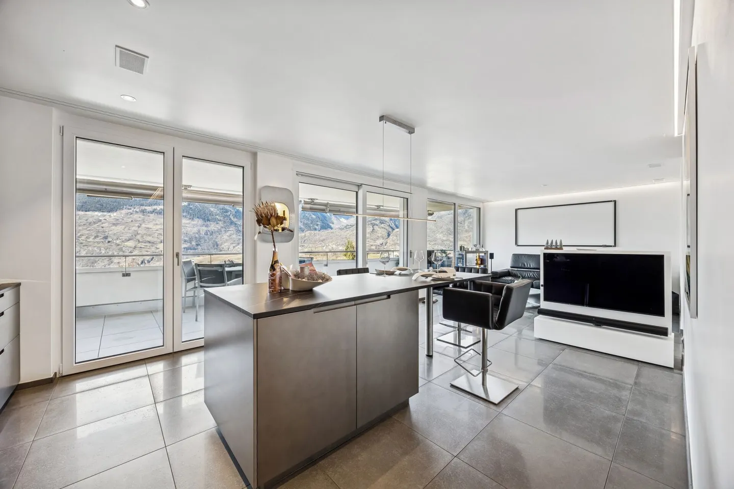 Appartamento 2.5 stanze splendidamente arredato con opzione per 3.5 stanze a Ried-Brig - Foto 4 di 13