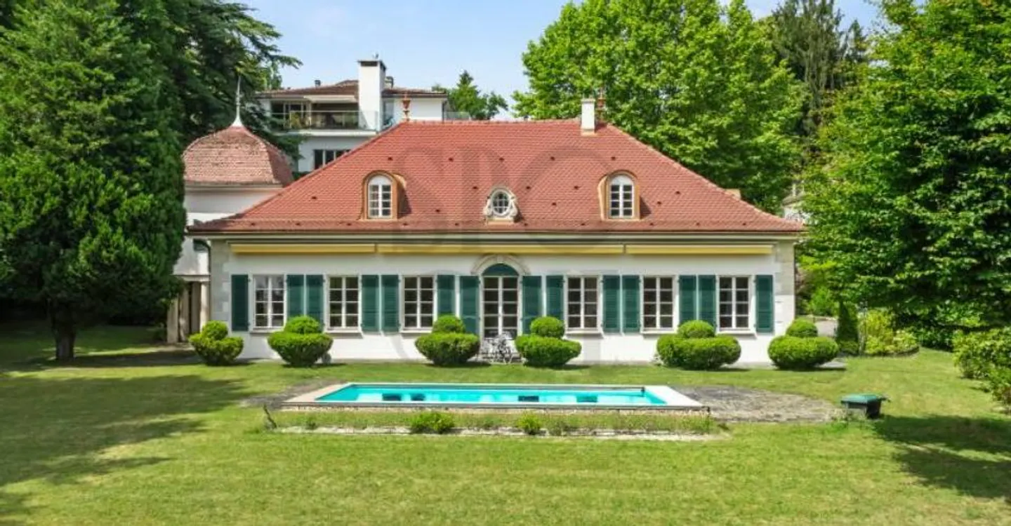 Außergewöhnliches Meisterhaus, in unmittelbarer Nähe zum See - Foto 1 von 8