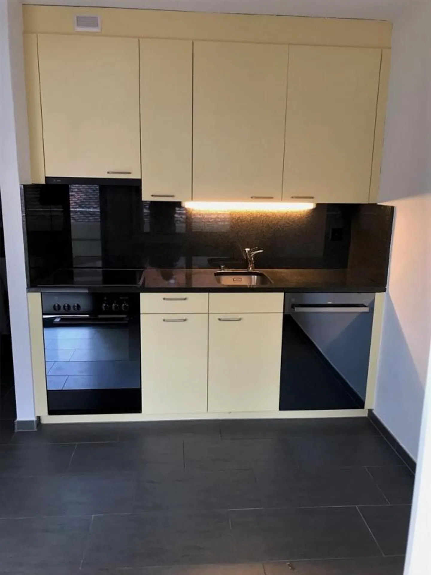1 1/2 - Zimmerwohnung (409) zu vermieten - Foto 1 von 5