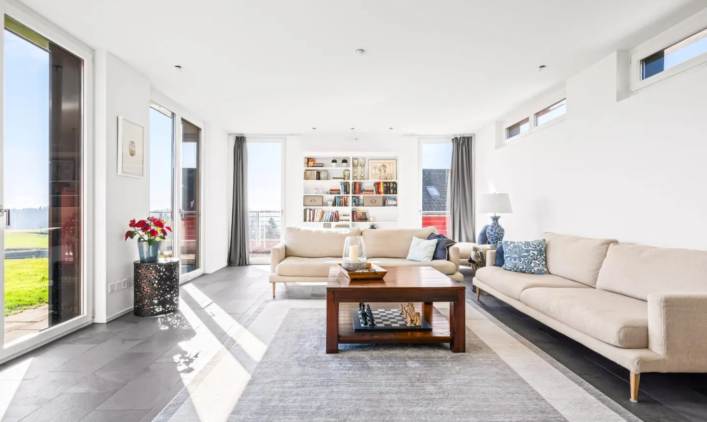 Exclusive single-family house with a wide view in an idyllic location - Photo 4 of 11