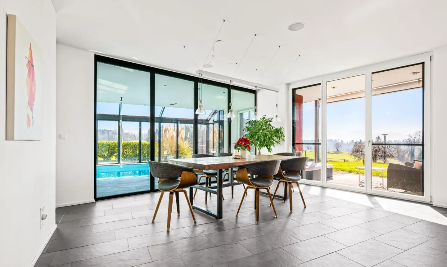 Exclusive single-family house with a wide view in an idyllic location - Photo 7 of 11