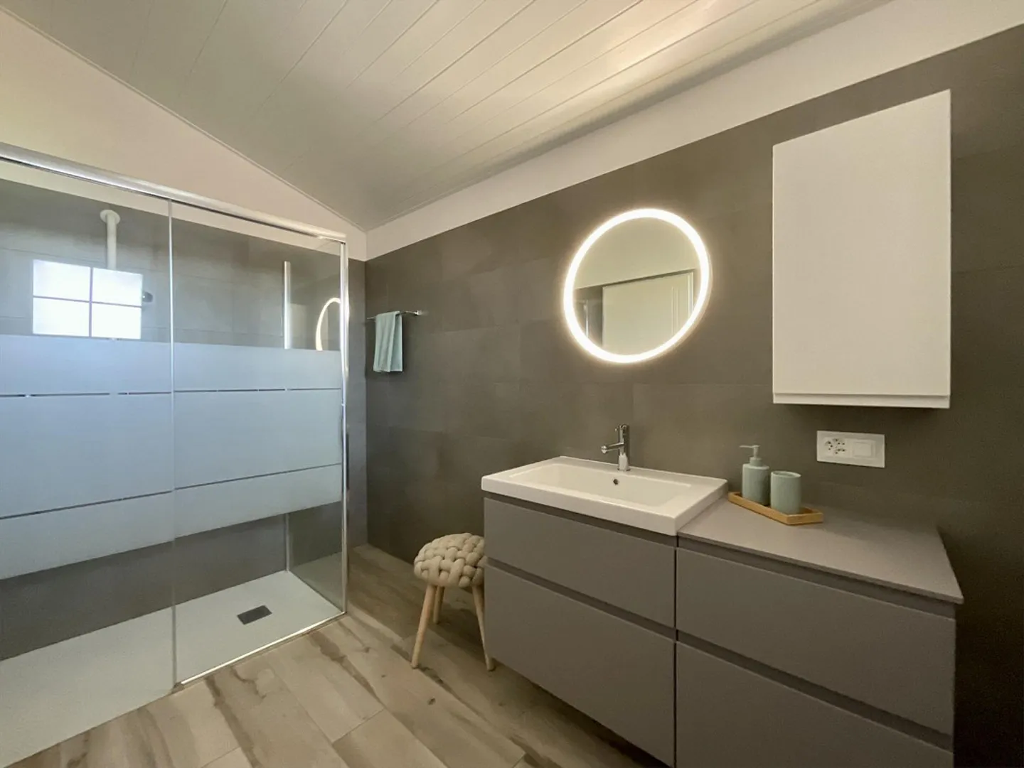 SAN PIETRO DI STABIO - WONDERFUL SINGLE-FAMILY HOUSE - Photo 5 of 13