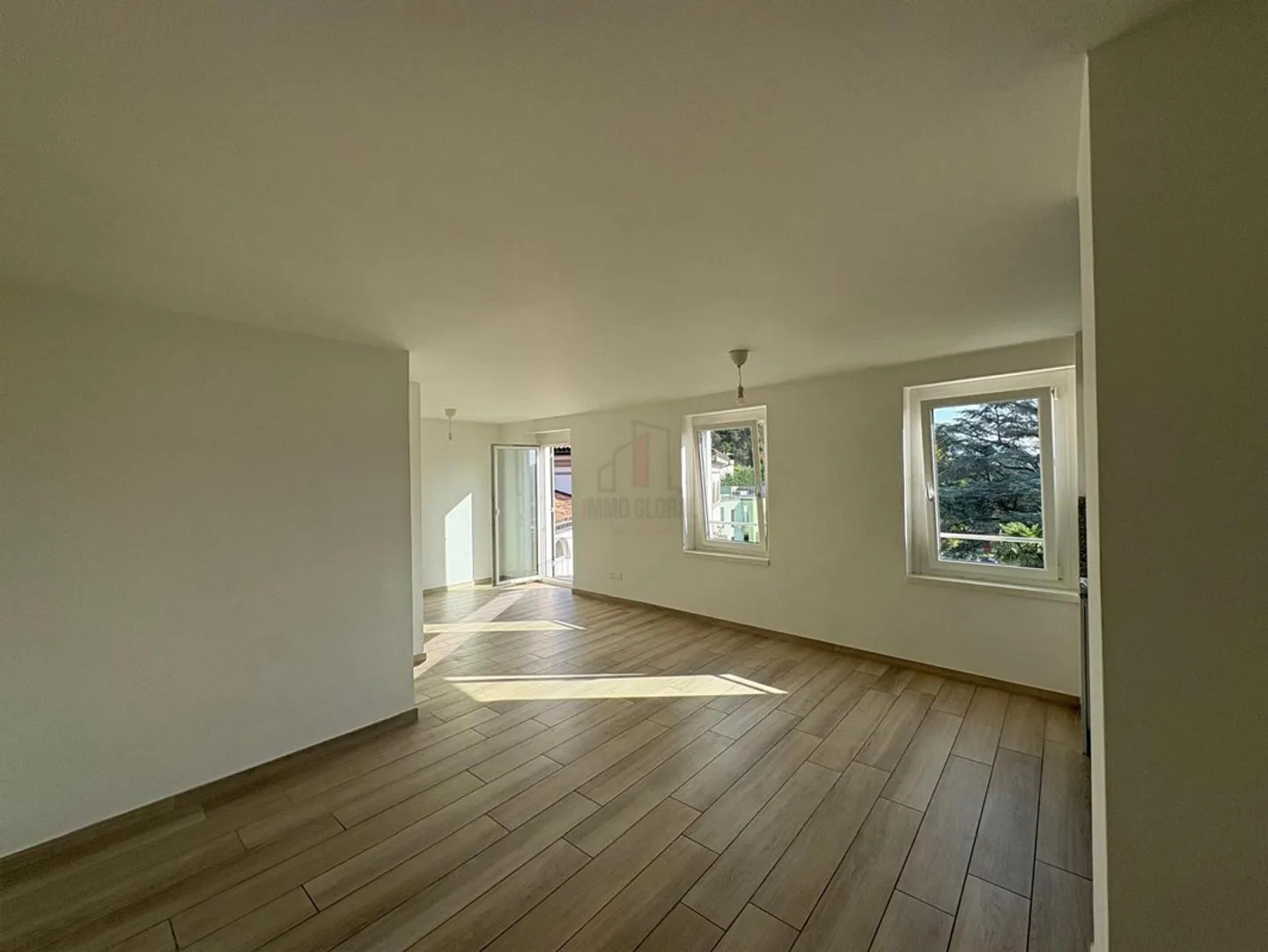 KLEINES RENOVIERTES GEBÄUDE MIT GARANTIERTEM EINKOMMEN - Foto 6 von 13