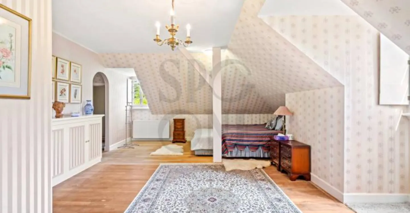 Außergewöhnliches Meisterhaus, in unmittelbarer Nähe zum See - Foto 7 von 8