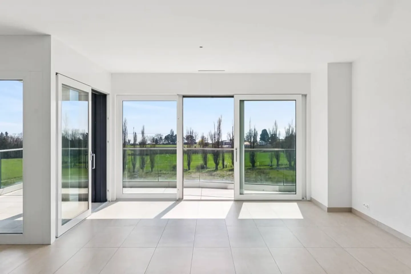 Appartement de Luxe avec Vue Lac - Photo 1 sur 13