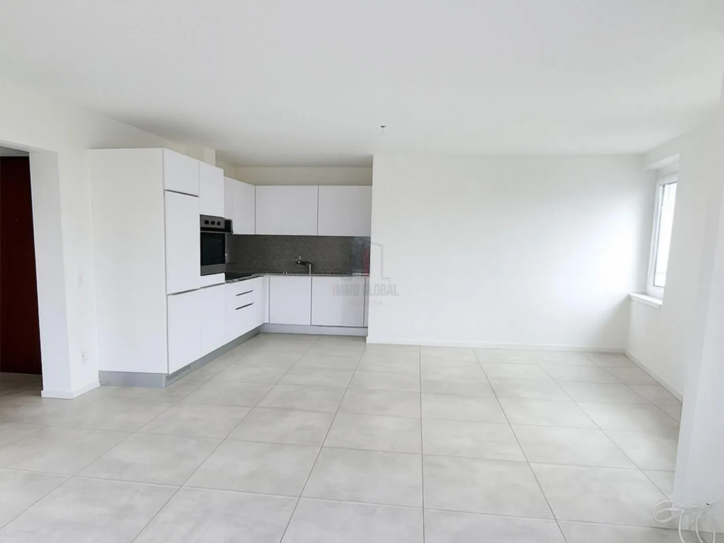 KLEINES RENOVIERTES GEBÄUDE MIT GARANTIERTEM EINKOMMEN - Foto 3 von 13