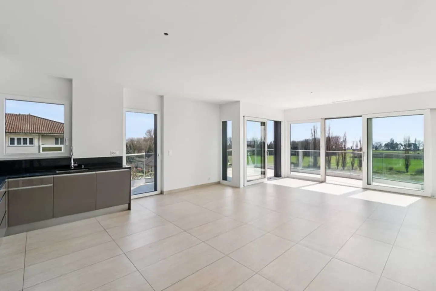 Appartement de Luxe avec Vue Lac - Photo 2 sur 13