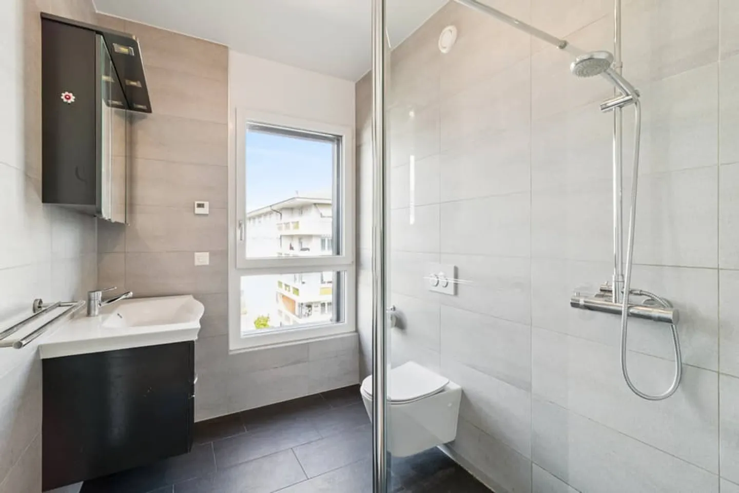 Appartement de Luxe avec Vue Lac - Photo 5 sur 13