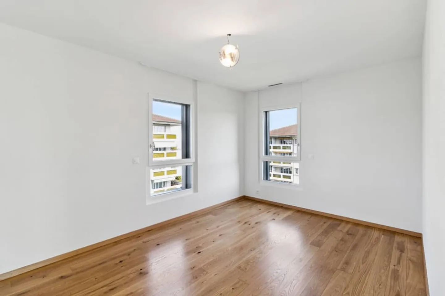 Appartement de Luxe avec Vue Lac - Photo 6 sur 13