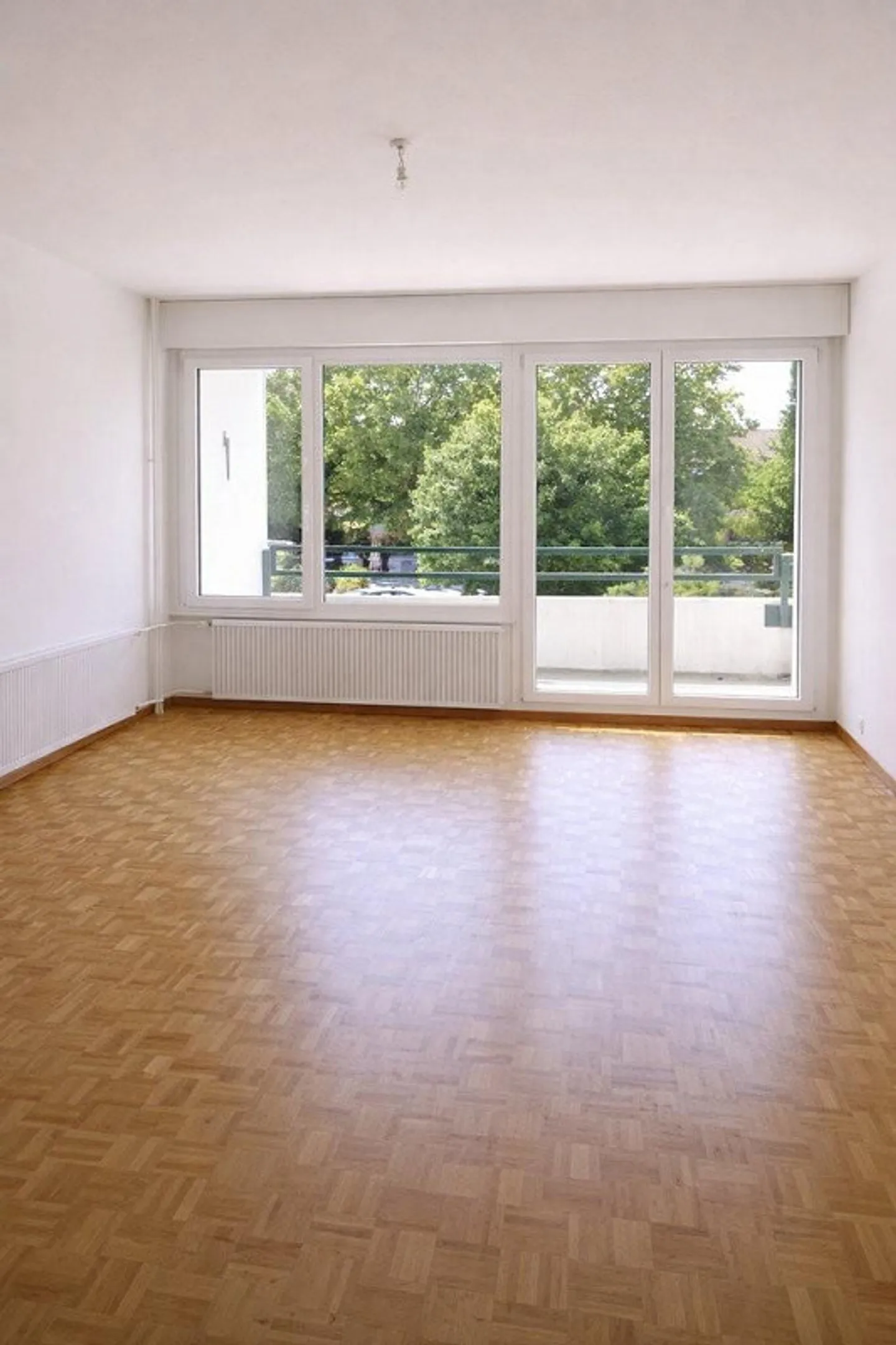 Beautiful family apartment with 5 rooms on the 1st floor of approximately 95m2 - Photo 2 of 8