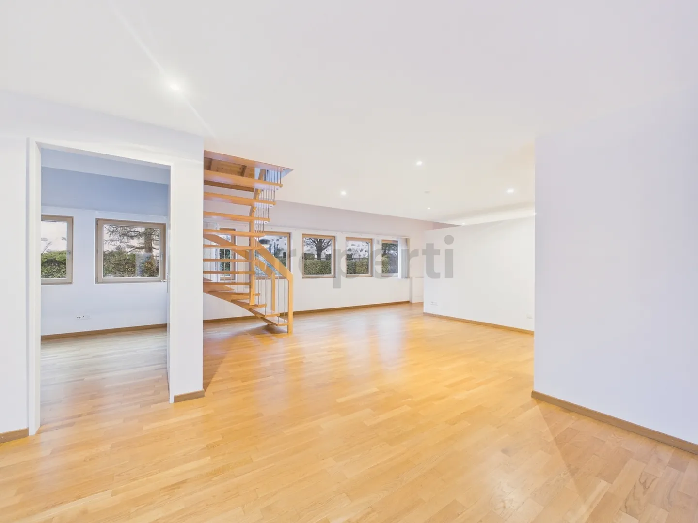 Spacious 4.5-room maisonette with balcony, Maienfeld - Photo 2 of 13