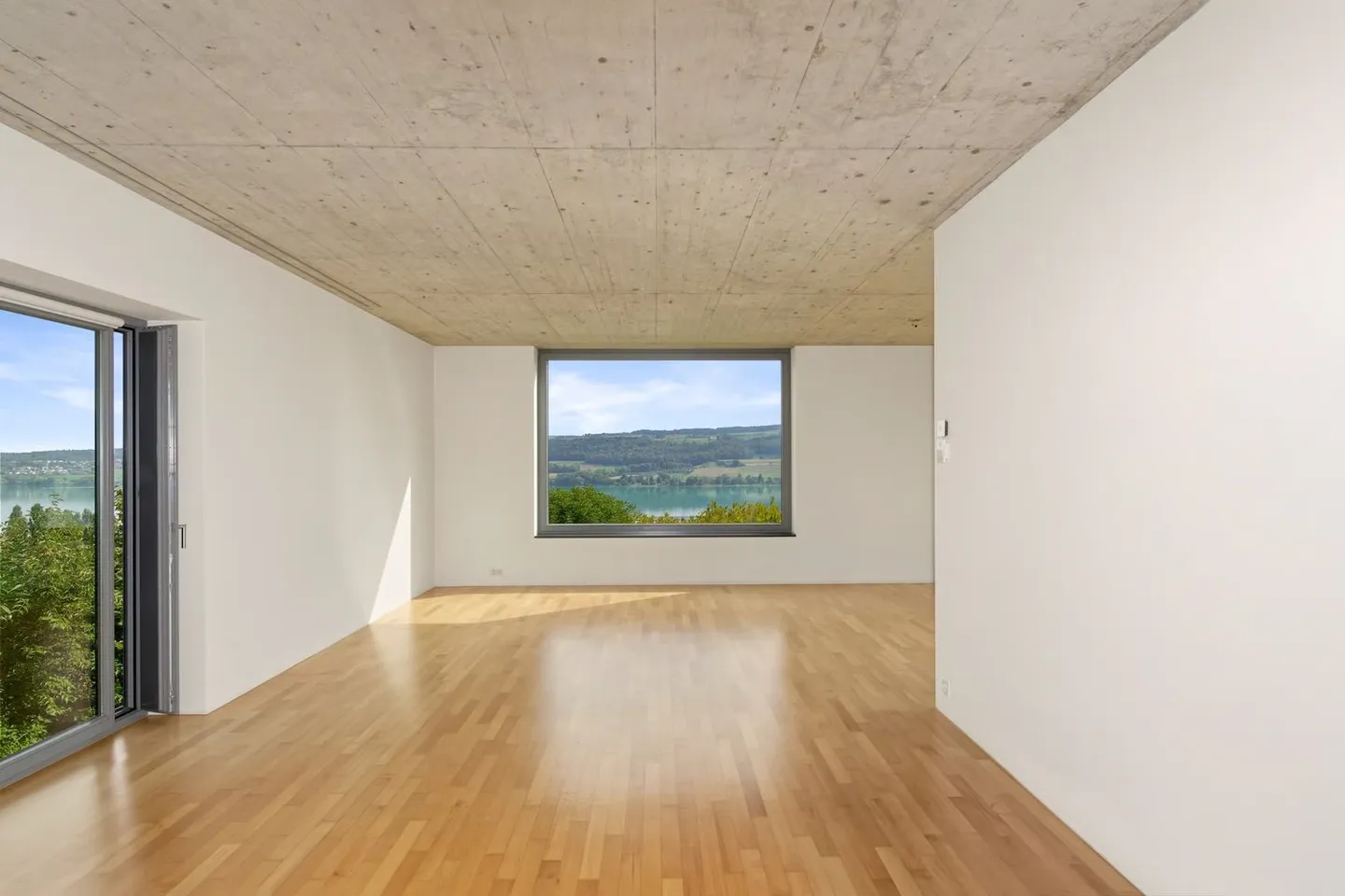 Einzigartiges Einfamilienhaus mit Seesicht - Foto 2 von 16